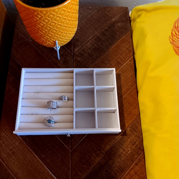 Set Of Statement Cocktail Rings - Picture 3 of 11